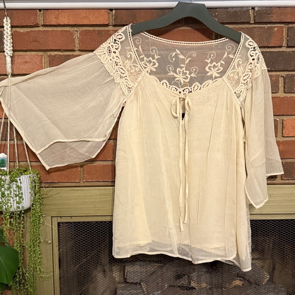 #8) Isabell Rodriguez open sleeve sheer top excellent condition